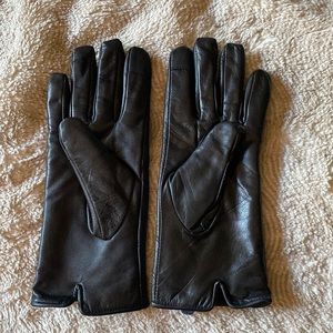 Leather gloves